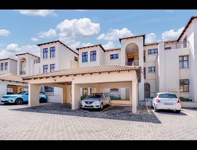 2 BEDROOM APARTMENT FOR SALE IN BRYANSTON
